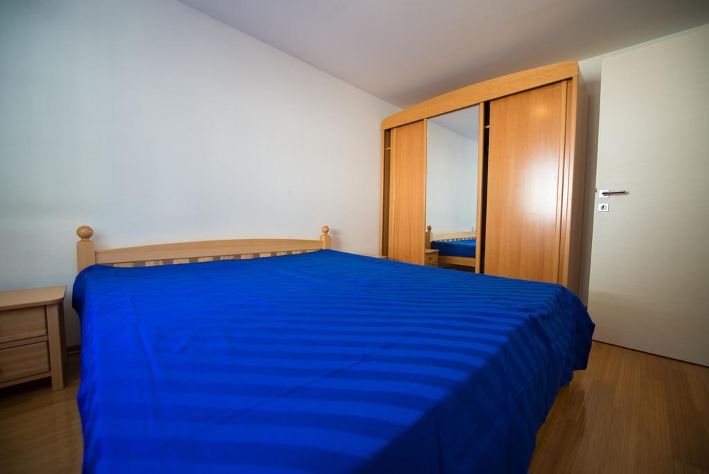 Apartments Karlo Baška Voda Zimmer foto